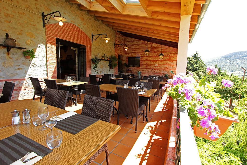 Logis Auberge Restaurant Du Vigneron Cucugnan Exterior foto