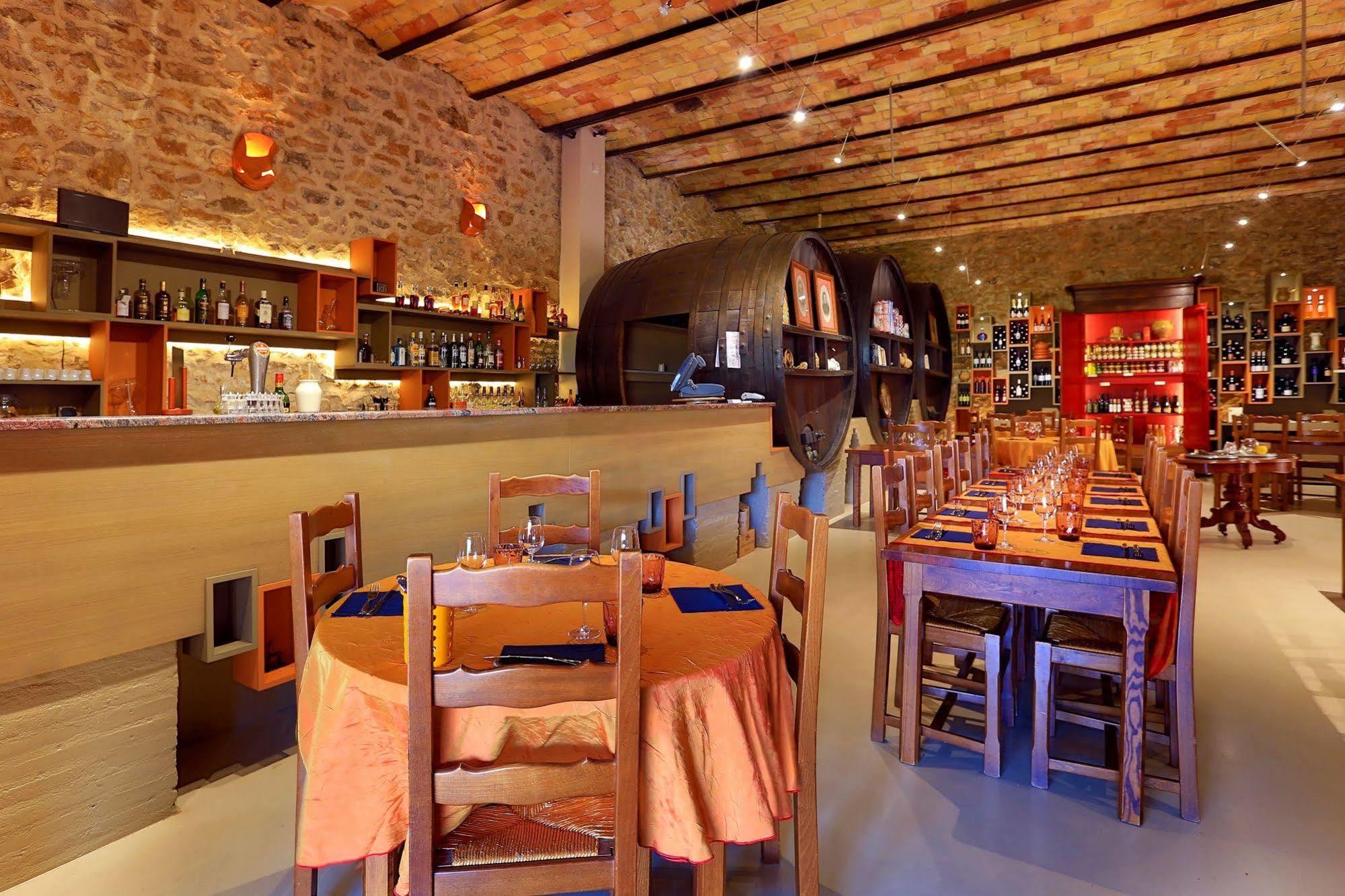 Logis Auberge Restaurant Du Vigneron Cucugnan Exterior foto